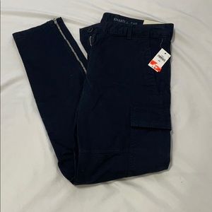 Women’s Gap Khaki Pants